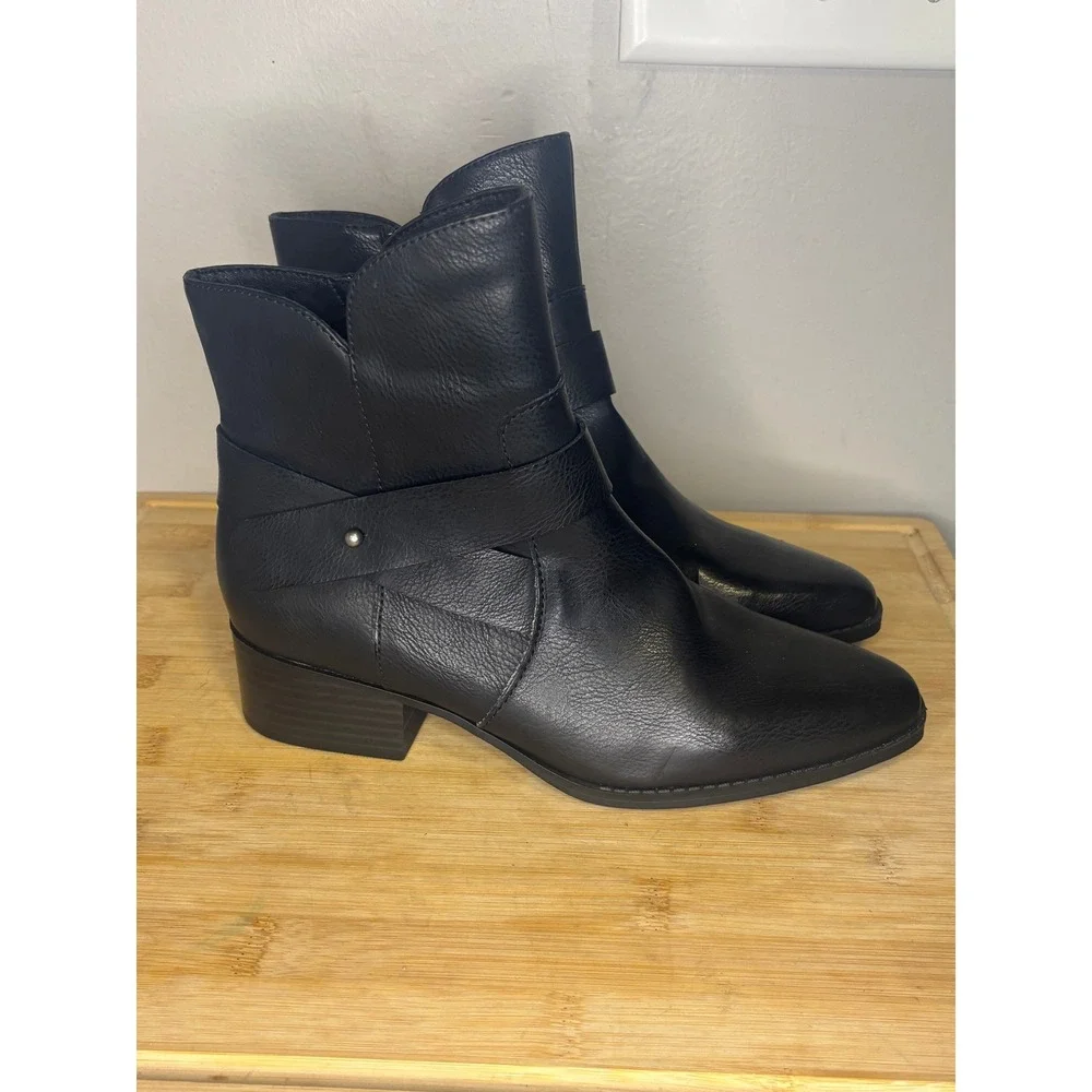 Frye & Co Macie Phoebe PU Black Ankle Boots Pointed Toe Block Heel Size 6M